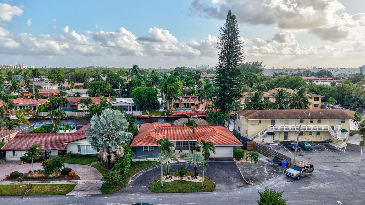 For Sale: $1,050,000 (3 beds, 2 baths, 1857 Square Feet)