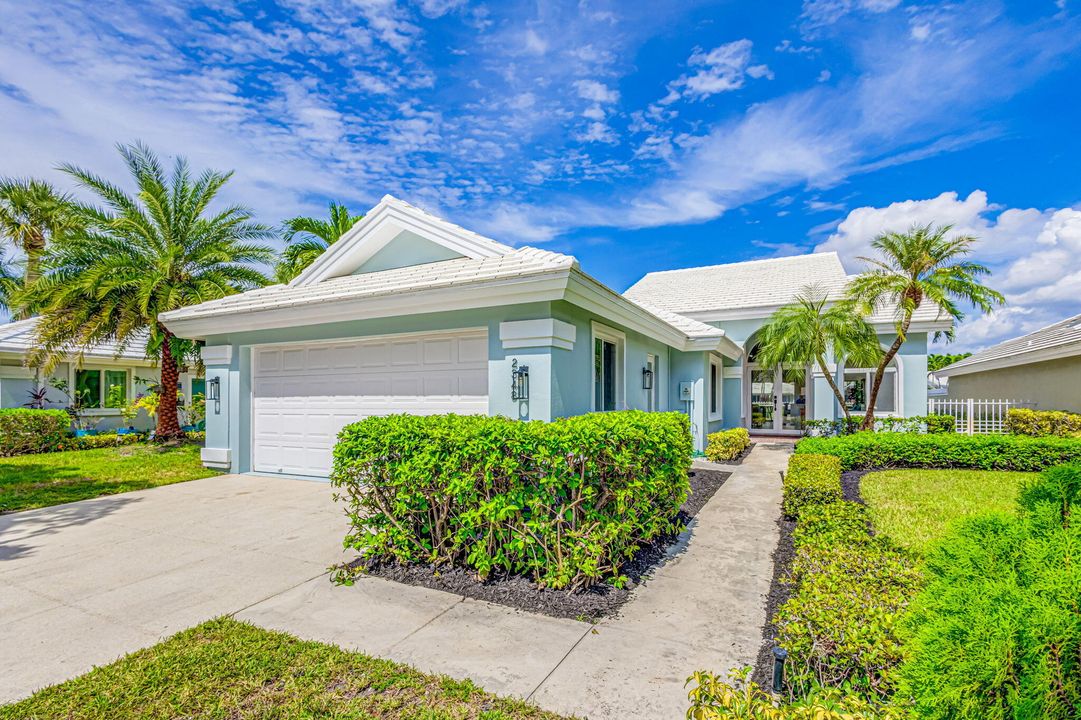 For Sale: $839,000 (3 beds, 2 baths, 2271 Square Feet)