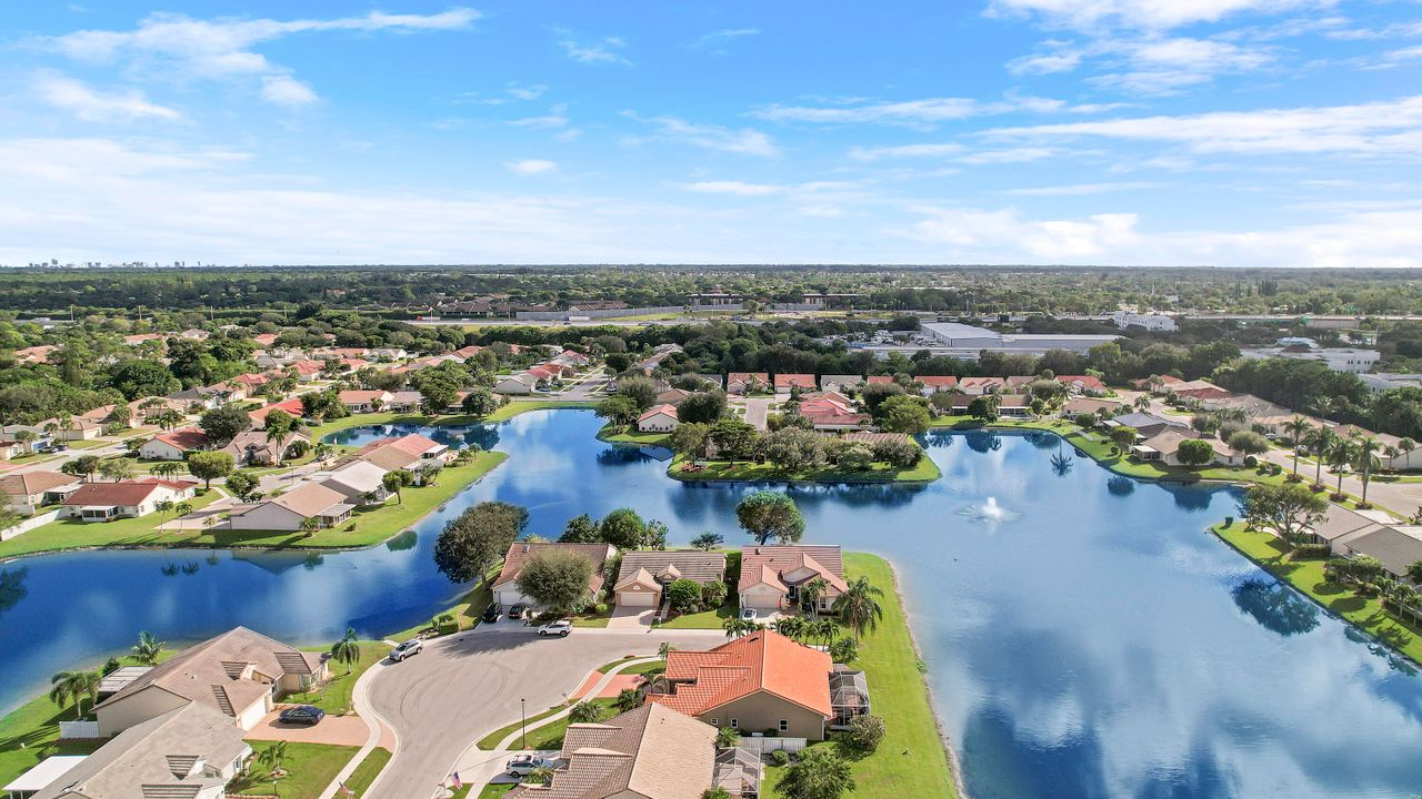 For Sale: $719,000 (3 beds, 2 baths, 2337 Square Feet)