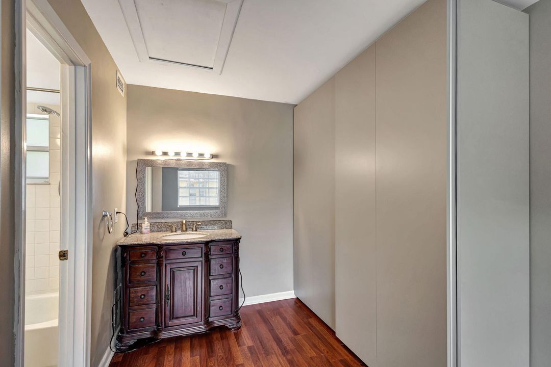 For Rent: $3,150 (2 beds, 2 baths, 1111 Square Feet)