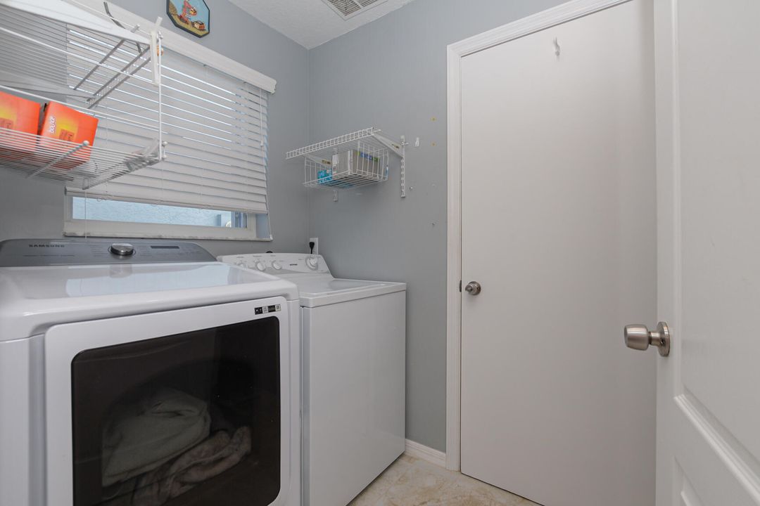 For Sale: $315,000 (2 beds, 2 baths, 1536 Square Feet)