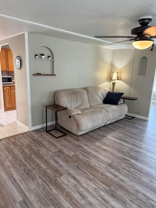 For Sale: $90,000 (2 beds, 2 baths, 1417 Square Feet)