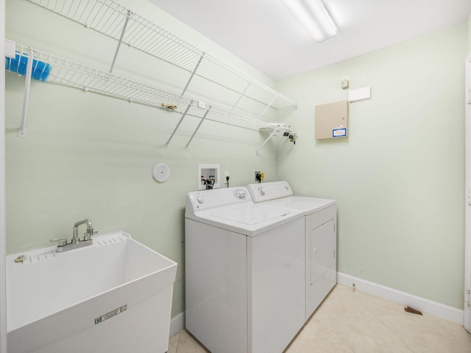 For Sale: $425,000 (3 beds, 2 baths, 1593 Square Feet)