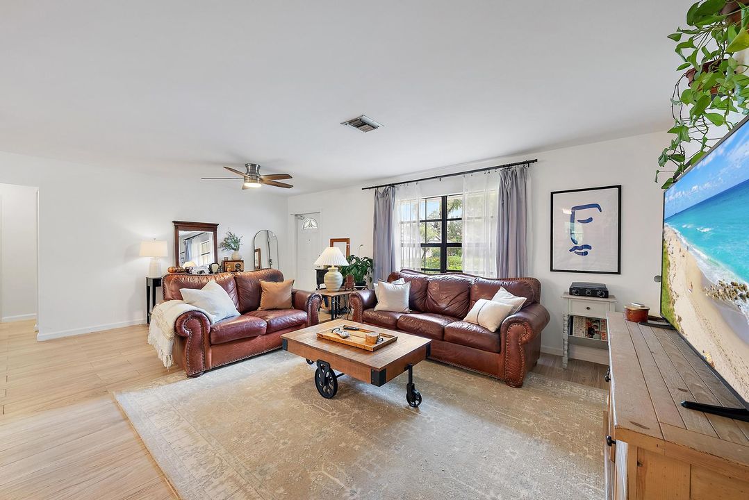 For Sale: $525,000 (3 beds, 2 baths, 1428 Square Feet)