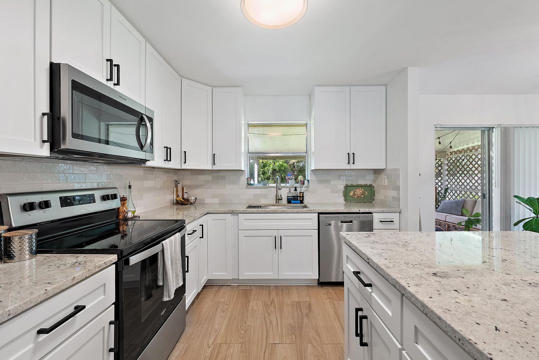 For Sale: $525,000 (3 beds, 2 baths, 1428 Square Feet)