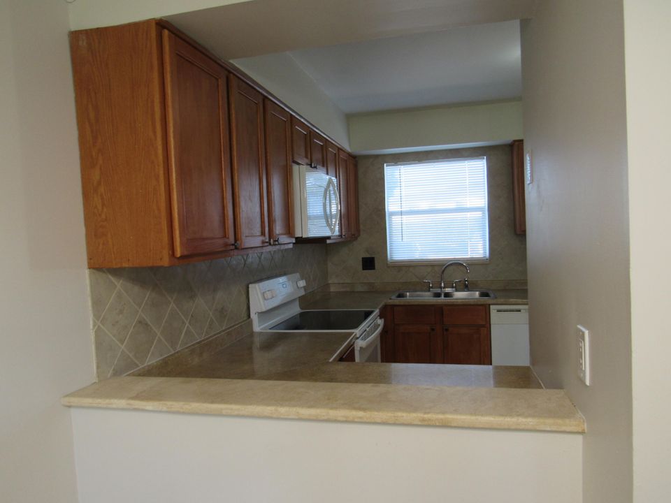 For Rent: $2,150 (3 beds, 2 baths, 1226 Square Feet)