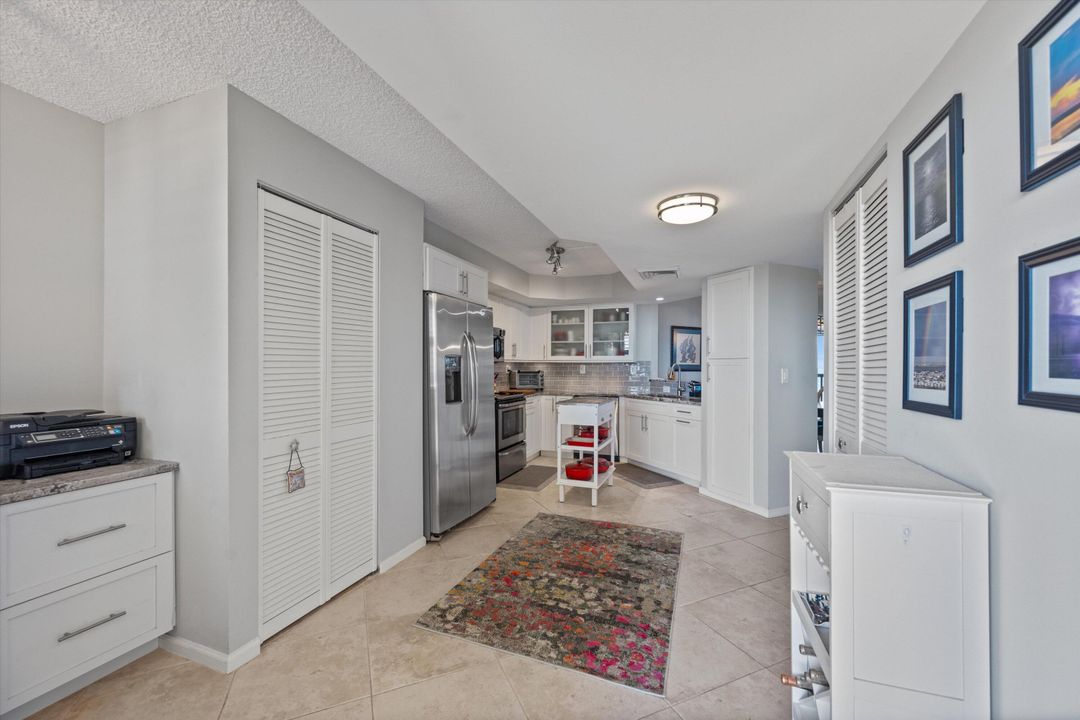 For Sale: $679,000 (2 beds, 2 baths, 1228 Square Feet)