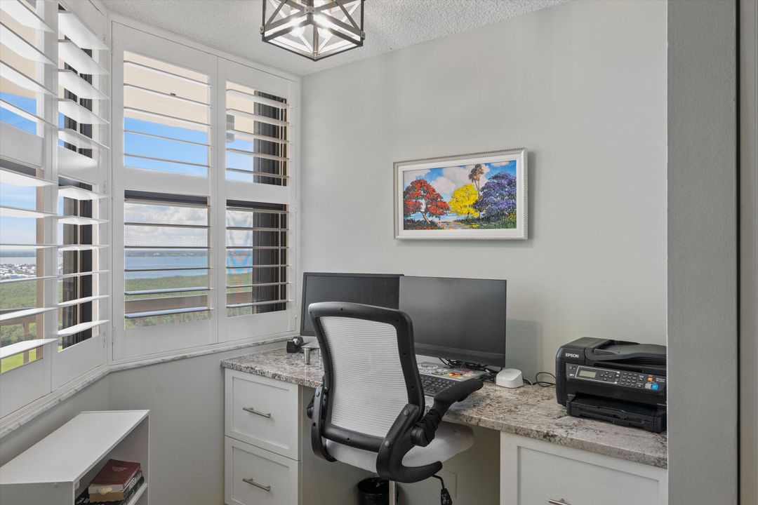 For Sale: $679,000 (2 beds, 2 baths, 1228 Square Feet)