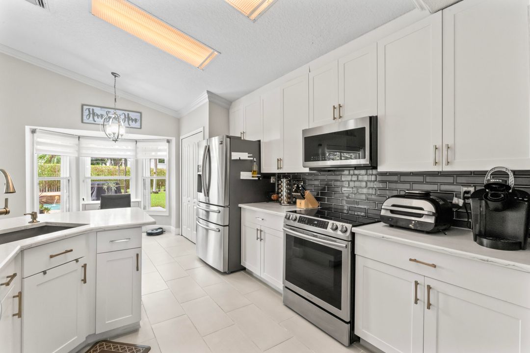 For Sale: $692,000 (4 beds, 2 baths, 2078 Square Feet)