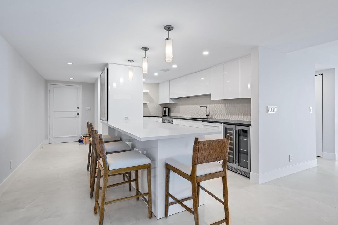 For Sale: $1,400,000 (2 beds, 2 baths, 1575 Square Feet)