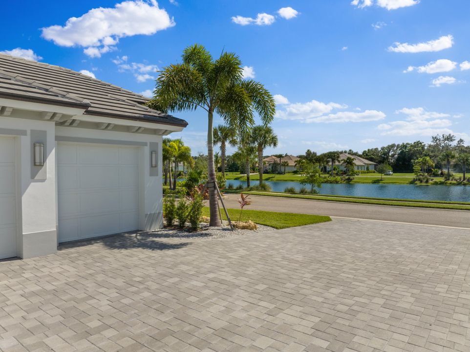 For Sale: $2,245,000 (3 beds, 3 baths, 3141 Square Feet)