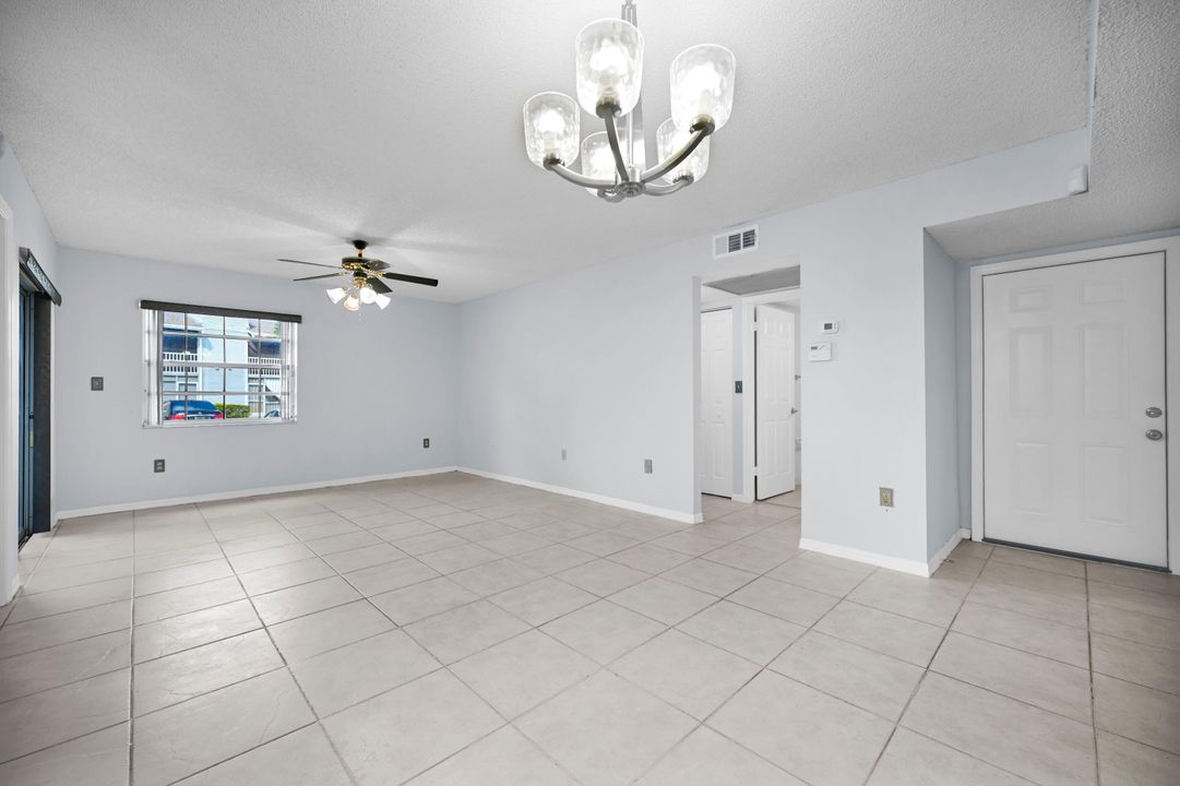 For Sale: $247,000 (2 beds, 2 baths, 1060 Square Feet)