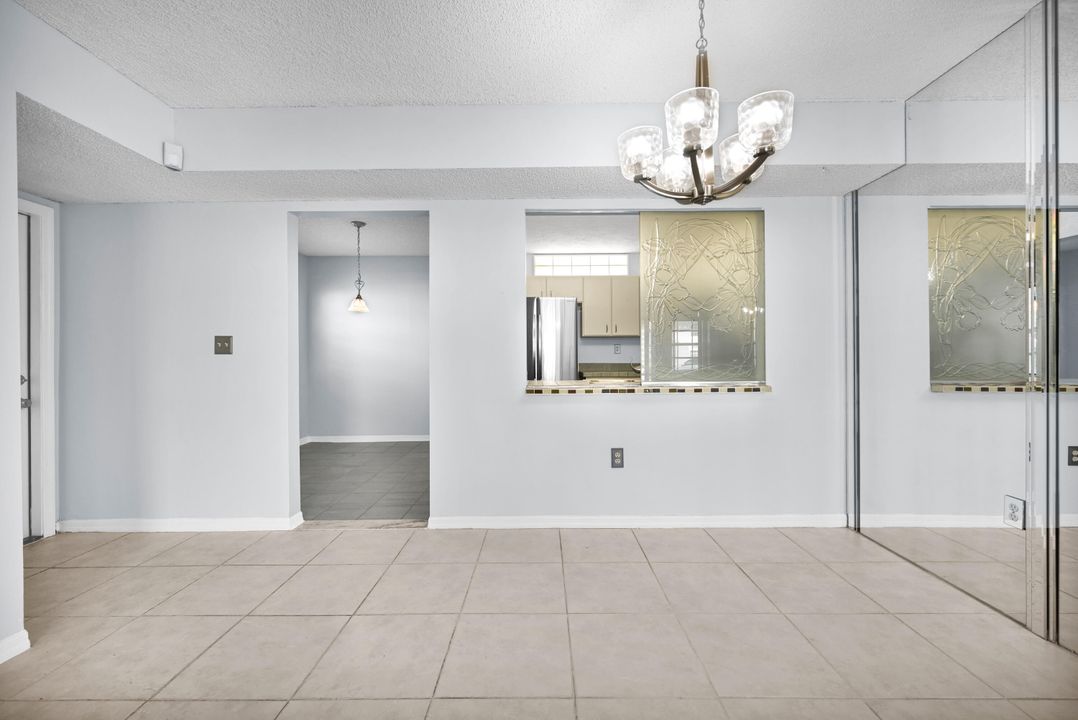 For Sale: $247,000 (2 beds, 2 baths, 1060 Square Feet)