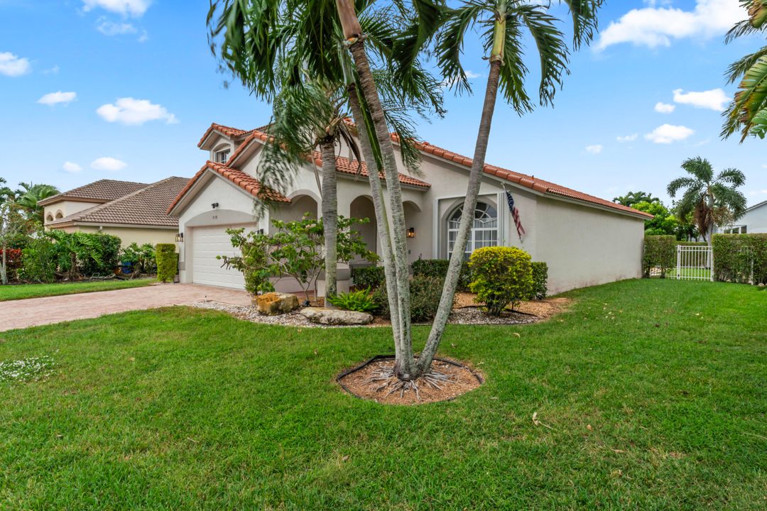 For Sale: $692,000 (4 beds, 2 baths, 2078 Square Feet)