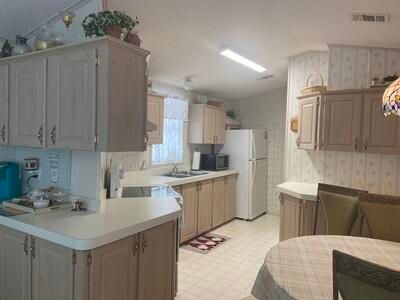 For Sale: $70,000 (2 beds, 2 baths, 980 Square Feet)