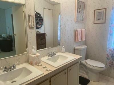 For Sale: $70,000 (2 beds, 2 baths, 980 Square Feet)