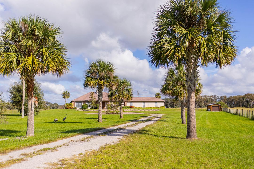 For Sale: $799,000 (3 beds, 3 baths, 3818 Square Feet)