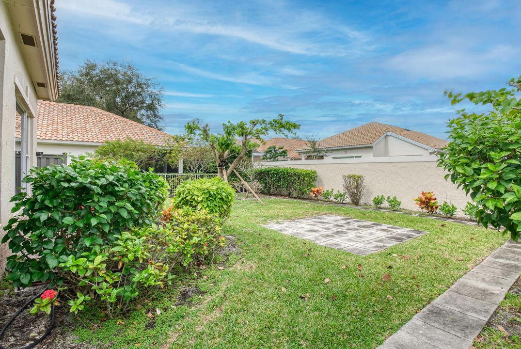 For Sale: $999,000 (3 beds, 3 baths, 2233 Square Feet)