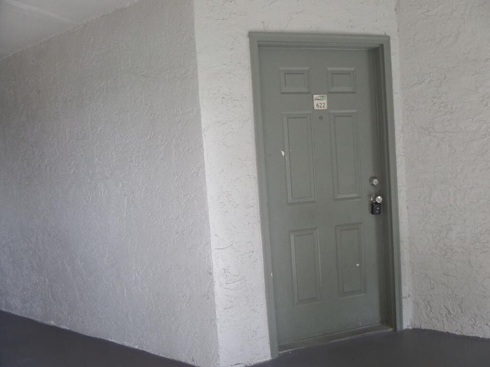 For Rent: $2,000 (2 beds, 2 baths, 1036 Square Feet)