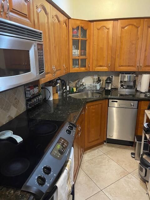 For Rent: $1,650 (1 beds, 1 baths, 600 Square Feet)