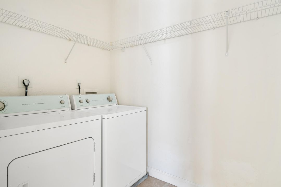 For Rent: $2,550 (2 beds, 2 baths, 1086 Square Feet)