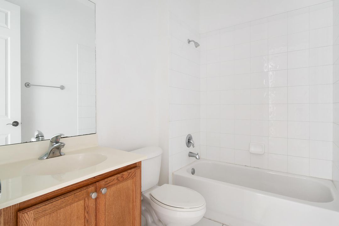 For Rent: $2,550 (2 beds, 2 baths, 1086 Square Feet)