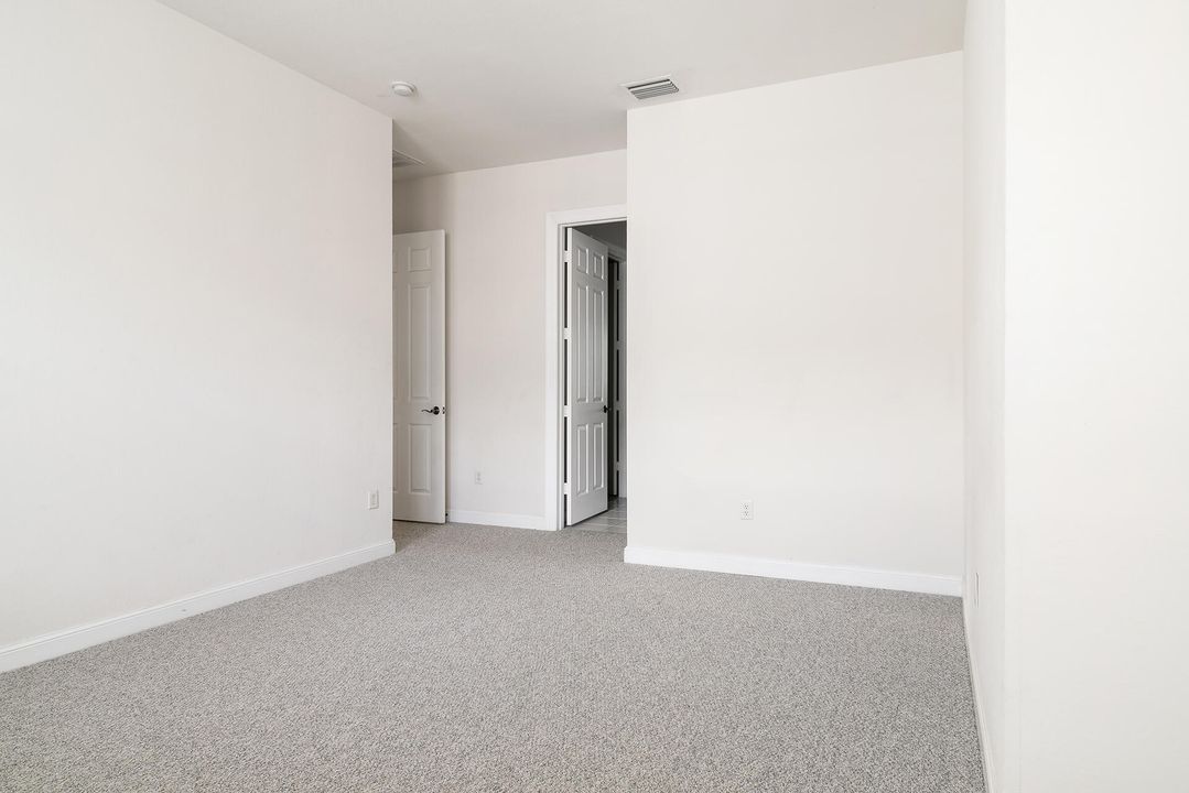 For Rent: $2,550 (2 beds, 2 baths, 1086 Square Feet)