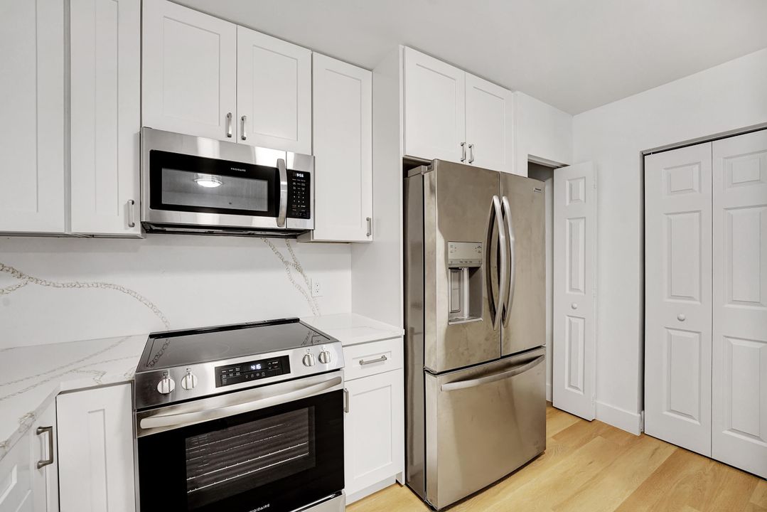 For Sale: $299,000 (3 beds, 2 baths, 1650 Square Feet)