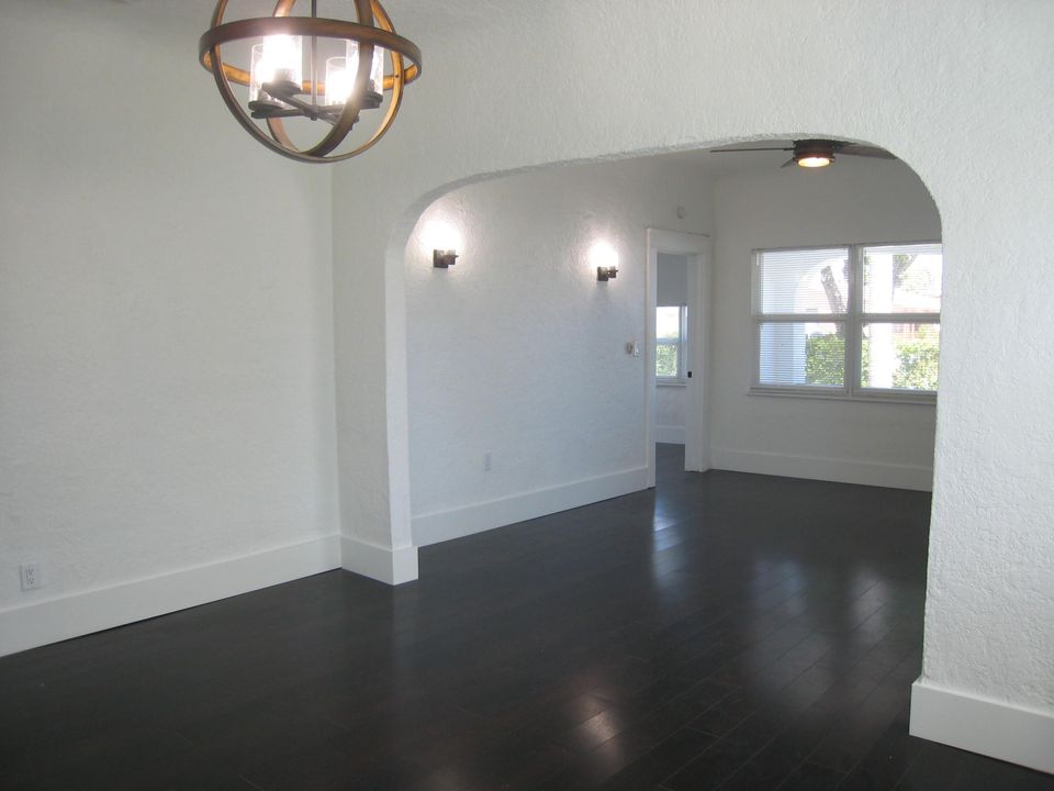 For Sale: $650,000 (3 beds, 1 baths, 1731 Square Feet)