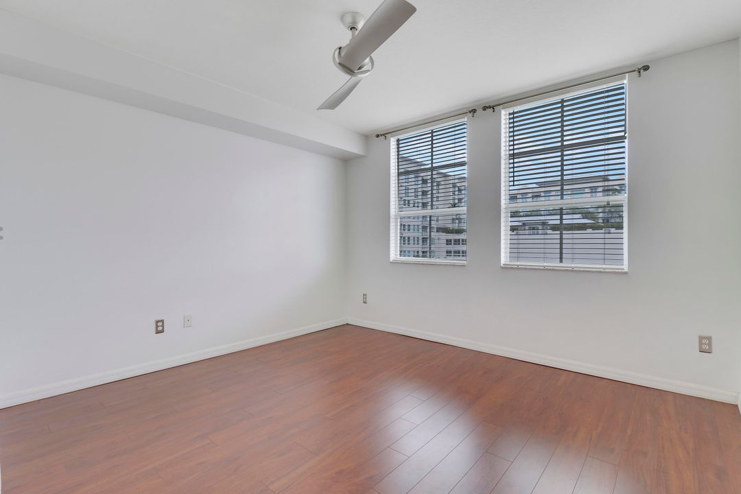 For Sale: $398,000 (1 beds, 1 baths, 740 Square Feet)