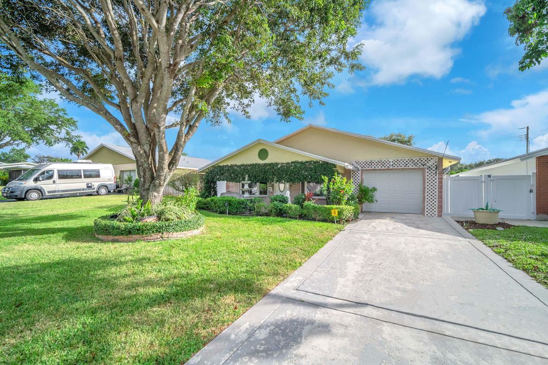 Active With Contract: $680,000 (3 beds, 2 baths, 1456 Square Feet)