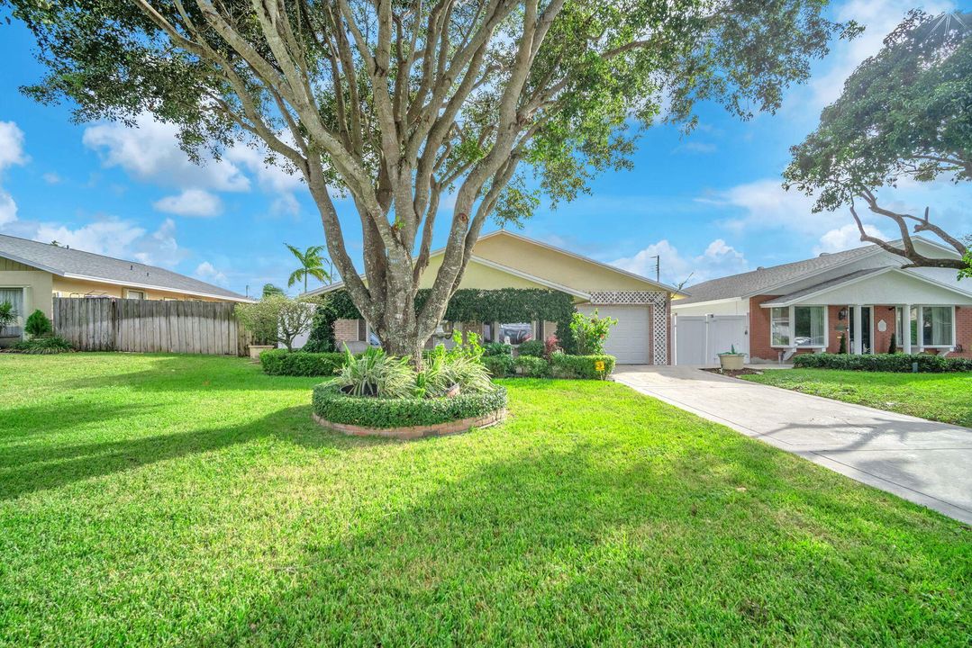 Active With Contract: $680,000 (3 beds, 2 baths, 1456 Square Feet)