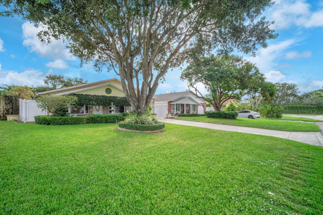 Active With Contract: $680,000 (3 beds, 2 baths, 1456 Square Feet)