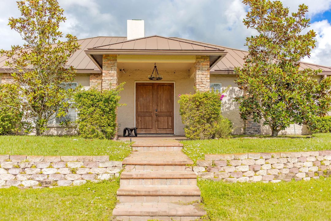 For Sale: $799,000 (3 beds, 3 baths, 3818 Square Feet)