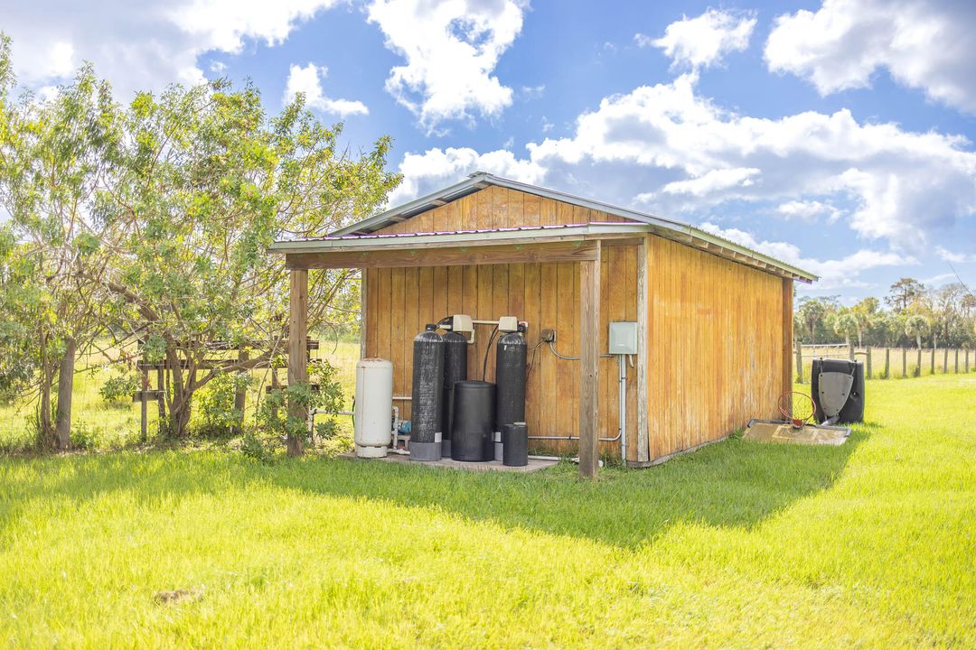 For Sale: $799,000 (3 beds, 3 baths, 3818 Square Feet)