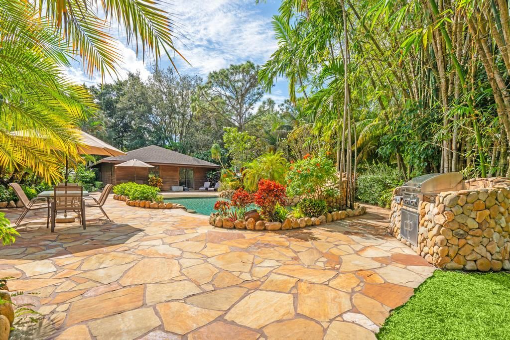 For Sale: $4,400,000 (4 beds, 4 baths, 2750 Square Feet)