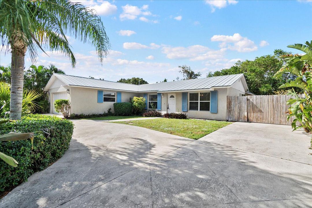 For Sale: $650,000 (3 beds, 2 baths, 1504 Square Feet)