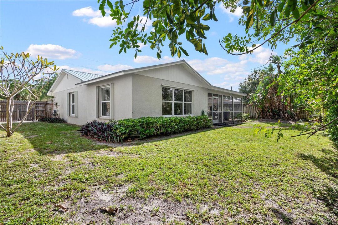 For Sale: $650,000 (3 beds, 2 baths, 1504 Square Feet)