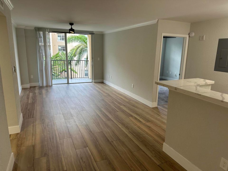 For Rent: $2,950 (2 beds, 2 baths, 1071 Square Feet)