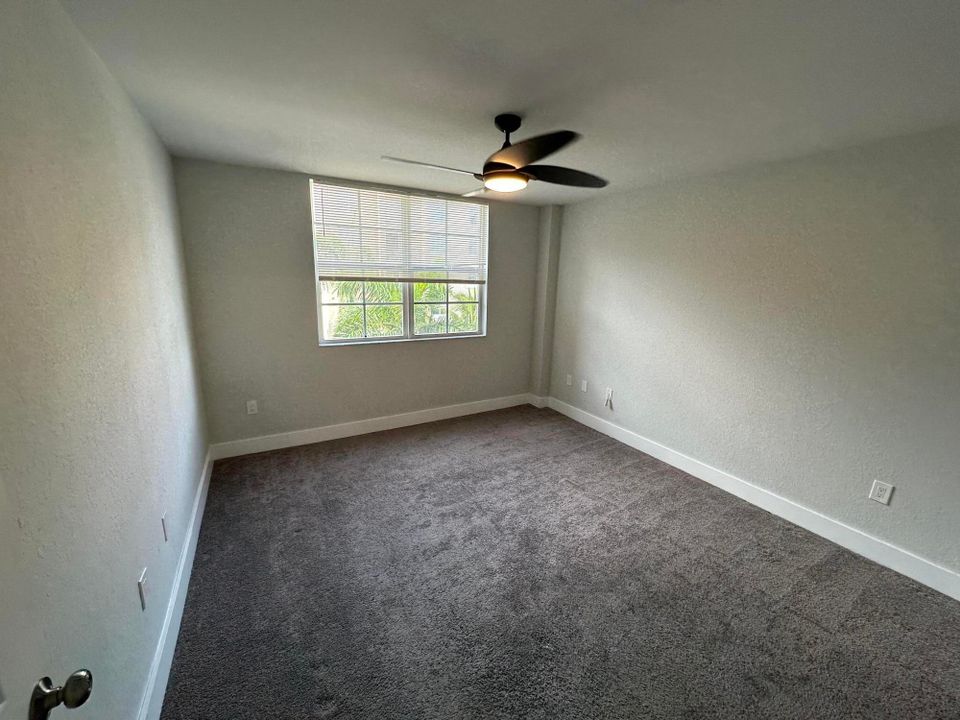 For Rent: $2,950 (2 beds, 2 baths, 1071 Square Feet)