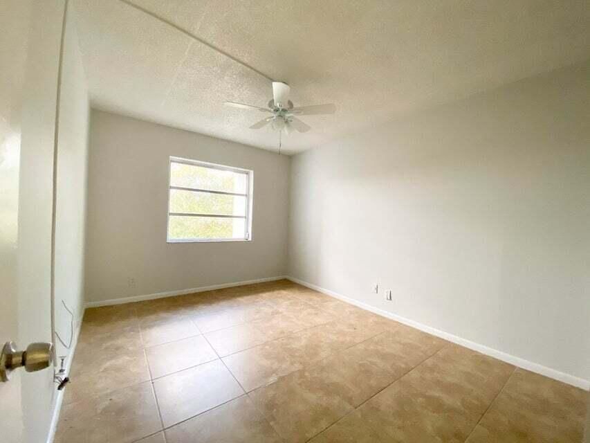 For Rent: $2,000 (2 beds, 2 baths, 995 Square Feet)