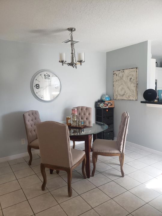 For Rent: $1,850 (2 beds, 2 baths, 1274 Square Feet)