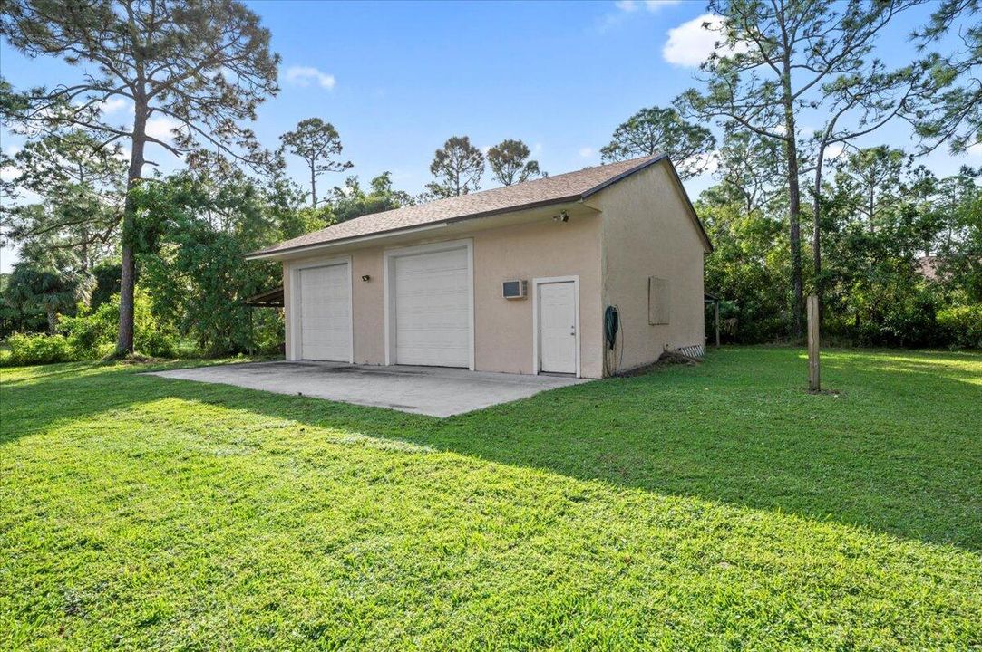 For Sale: $900,000 (3 beds, 2 baths, 1879 Square Feet)