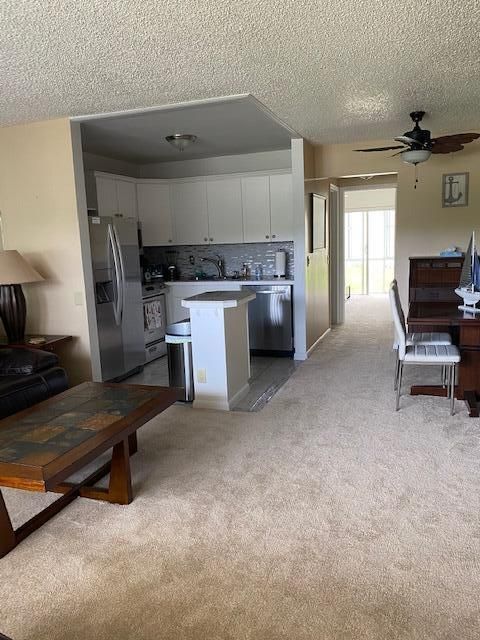 For Sale: $110,000 (1 beds, 1 baths, 702 Square Feet)