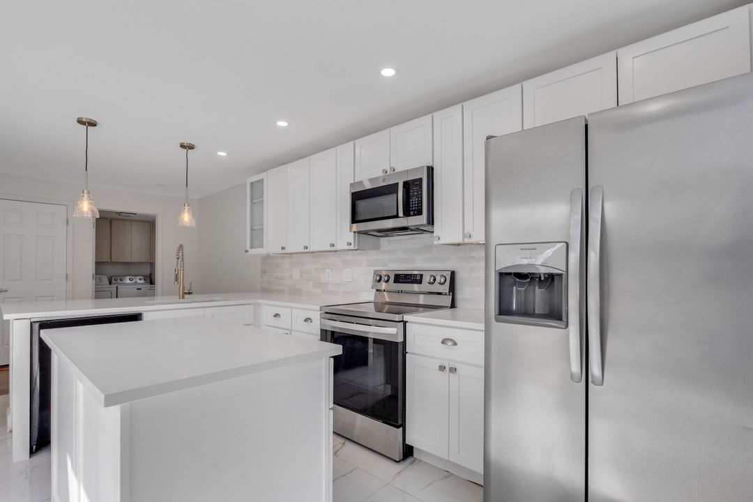 For Sale: $309,999 (2 beds, 2 baths, 1398 Square Feet)