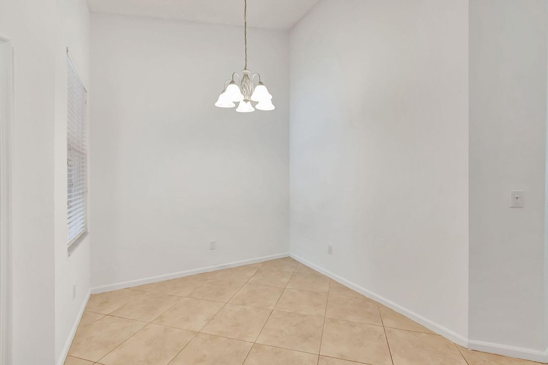 For Sale: $439,500 (2 beds, 2 baths, 1379 Square Feet)