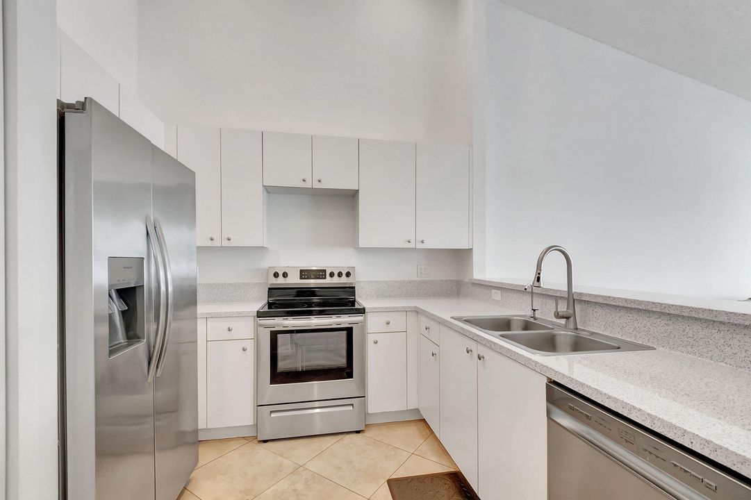 For Sale: $439,500 (2 beds, 2 baths, 1379 Square Feet)