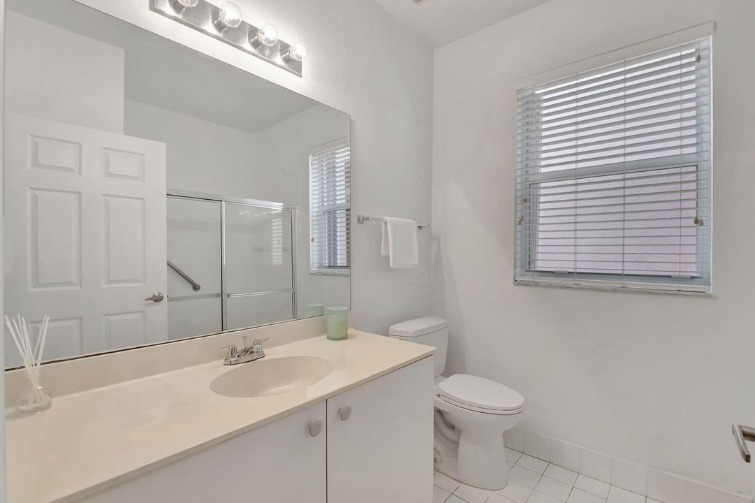 For Sale: $439,500 (2 beds, 2 baths, 1379 Square Feet)