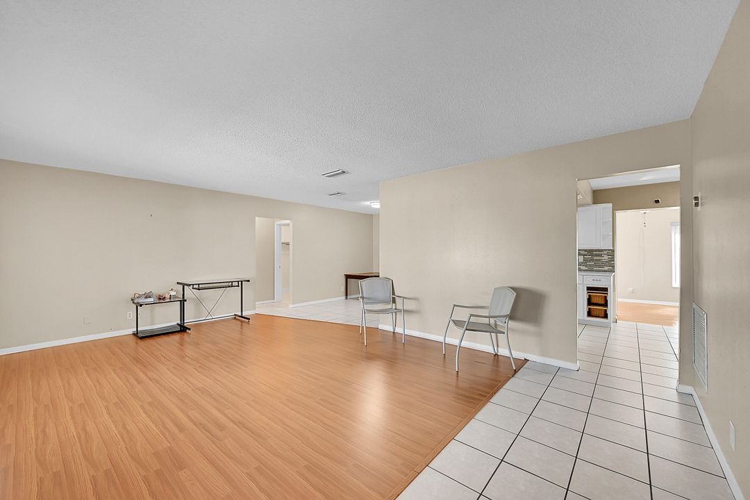 For Sale: $364,900 (2 beds, 2 baths, 1587 Square Feet)