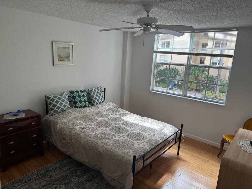 For Rent: $4,500 (2 beds, 2 baths, 1071 Square Feet)